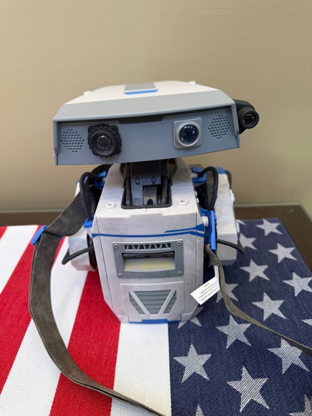 BDX DROID Popcorn Bucket Brand New w/Lanyard